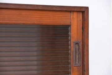アンティーク家具　アンティーク　古い木のシンプルな収納棚(食器棚)