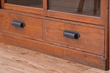 アンティーク家具　アンティーク　古い木のシンプルな収納棚(食器棚)