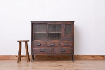 アンティーク家具　アンティーク　前面欅材のモールガラス鉄脚収納棚