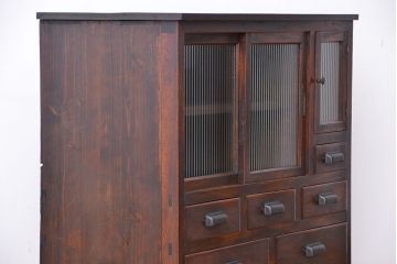 アンティーク家具　アンティーク　前面欅材のモールガラス鉄脚収納棚