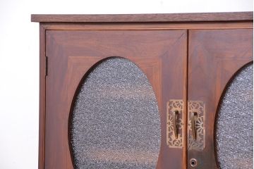 アンティーク家具　アンティーク　大正ロマン　丸窓扉の鉄脚収納棚(ローボード、サイドボード)