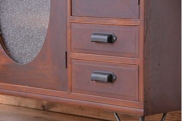 アンティーク家具　アンティーク　大正ロマン　丸窓扉の鉄脚収納棚(ローボード、サイドボード)