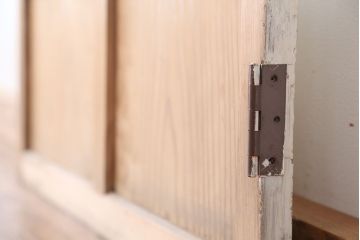 アンティーク　ペンキと木味の使い込まれたモールガラス扉1枚(ドア)