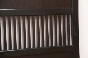 ★古民具・骨董　シンプルな格子帯戸　2枚セット(板戸、引き戸)