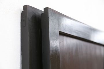★古民具・骨董　シンプルな格子帯戸　2枚セット(板戸、引き戸)