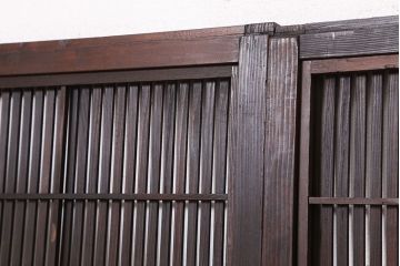 ★古民具・骨董　繊細で上質な裏障子付き格子戸　2枚セット