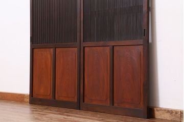アンティーク　極上!腰板欅材の上質な格子戸　2枚