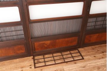 古民具・骨董　腰板欅材の上質な格子戸3枚セット(裏障子付き)