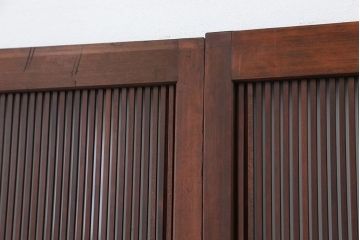 古民具・骨董　極上!上手物縦桟91本作りの素晴らしい裏ガラス万本格子戸4枚