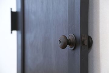 ★アンティーク　古い洋館のシンプルで重厚なドア?(扉)