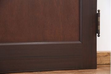 アンティーク　古い洋館のシンプルで重厚なドア(2)(扉)