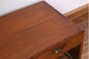 アンティーク家具　アンティーク　古い栓材の重厚な文机(テーブル・作業台)