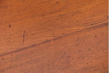 アンティーク家具　アンティーク　古い栓材の重厚な文机(テーブル・作業台)