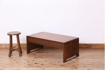 アンティーク家具　アンティーク　古い栓材の重厚な文机(テーブル・作業台)