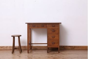 レトロ家具　アンティーク　古いナラ材のレトロな片袖机(テーブル・作業台)
