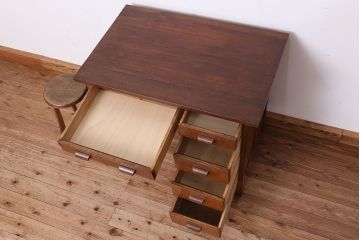 レトロ家具　アンティーク　古いナラ材のレトロな片袖机(テーブル・作業台)