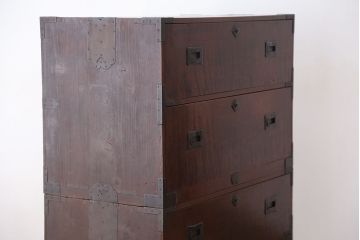 アンティーク家具　☆古民具・骨董　前面欅如鱗杢(じょりんもく)のモダンな上手時代箪笥
