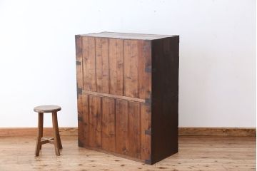 アンティーク家具　☆古民具・骨董　前面欅如鱗杢(じょりんもく)のモダンな上手時代箪笥