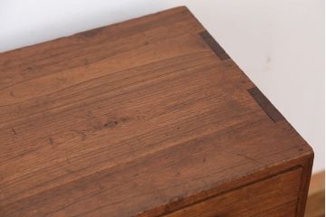 レトロ家具　昭和レトロ 小振りな総桐小箪笥(桐箪笥、桐たんす)