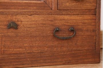 レトロ家具　昭和レトロ 小振りな総桐小箪笥(桐箪笥、桐たんす)