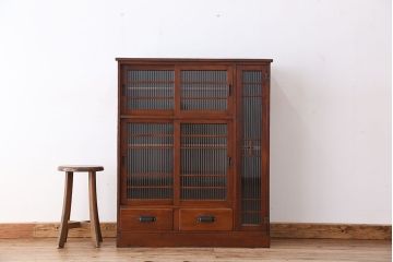 アンティーク家具　アンティーク 大振りなモールガラス収納棚(下駄箱)