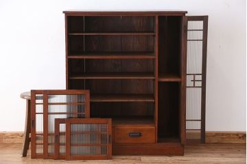 アンティーク家具　アンティーク 大振りなモールガラス収納棚(下駄箱)