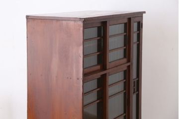 アンティーク家具　アンティーク 大振りなモールガラス収納棚(下駄箱)