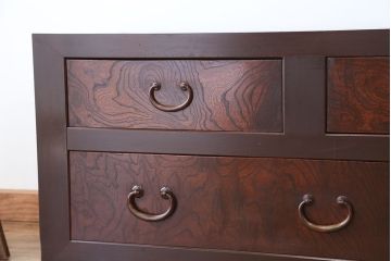 アンティーク家具　古民具・骨董 上質な作りの五杯引き出しローボード(ローチェスト、水屋箪笥、食器棚、テレビ台、キャビネット、収納棚)