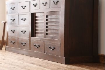 アンティーク家具　アンティーク 味わい深い六尺引き出し収納箪笥(水屋箪笥・サイドボード)