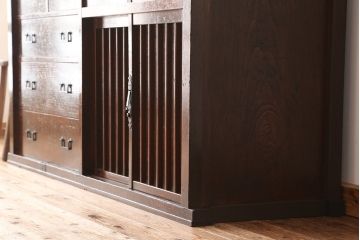 アンティーク家具　古民具・骨董 明治時代 使い込まれた北陸収納箪笥サイドボード(水屋箪笥、食器棚、収納棚)