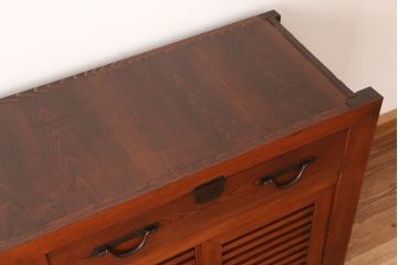 アンティーク家具　古民具・骨董 明るい色合いの収納箪笥サイドボード(水屋箪笥、食器棚、収納棚)