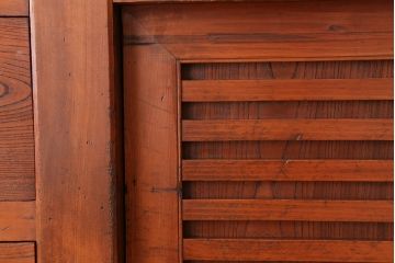 アンティーク家具　古民具・骨董 明るい色合いの収納箪笥サイドボード(水屋箪笥、食器棚、収納棚)
