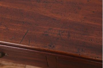 アンティーク家具　アンティーク　古い木の小さな座机(テーブル)