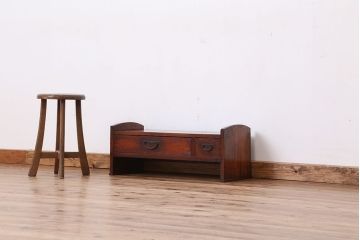 アンティーク家具　アンティーク　古い木の小さな机(ローボード/テーブル)