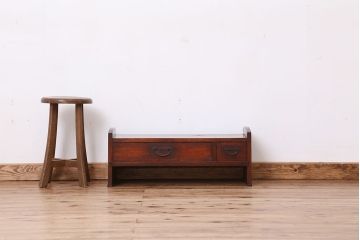 アンティーク家具　アンティーク　古い木の小さな机(ローボード/テーブル)