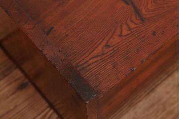 アンティーク家具　アンティーク　古い木の小さな机(ローボード/テーブル)