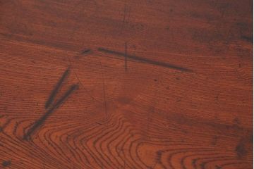 アンティーク家具　アンティーク　古い木の小さな机(ローボード/テーブル)