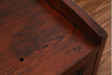 アンティーク家具　アンティーク　古い木の小さな机(ローボード/テーブル)