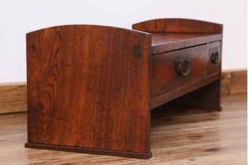 アンティーク家具　アンティーク　古い木の小さな机(ローボード/テーブル)