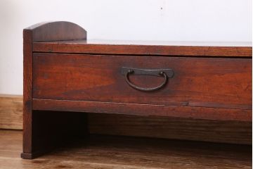 アンティーク家具　アンティーク　古い木の小さな机(ローボード/テーブル)