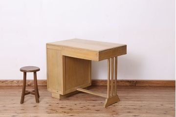 レトロ家具　昭和レトロ　明るい色あいの片袖机(テーブル/作業台)