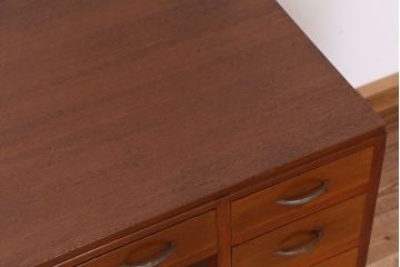 アンティーク家具　アンティーク　シンプルで上品な片袖机(テーブル/デスク)