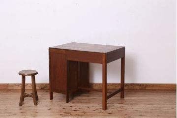 アンティーク家具　アンティーク　シンプルで上品な片袖机(テーブル/デスク)