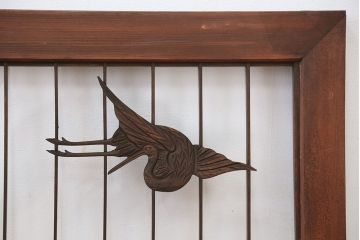 古民具・骨董　松に鶴　彫刻欄間(ガラス入り)(明り取り)