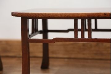 アンティーク家具　古民具・骨董　古い欅材の小さなテーブル(机)