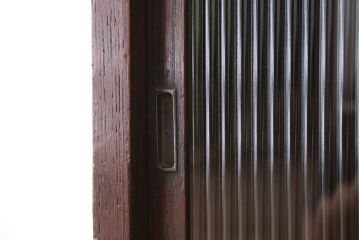 アンティーク家具　アンティーク 使い込まれた関東水屋箪笥(食器棚・収納棚)
