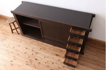 アンティーク家具　古民具・骨董 昇り引き出し付き 水屋箪笥サイドボード(収納棚、食器棚、下駄箱)