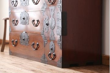 アンティーク家具　アンティーク 上手造り 前面欅材 供縁 美しい仙台箪笥