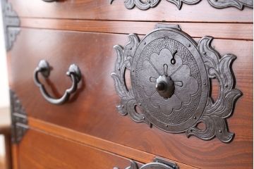 アンティーク家具　アンティーク 上手造り 前面欅材 供縁 美しい仙台箪笥