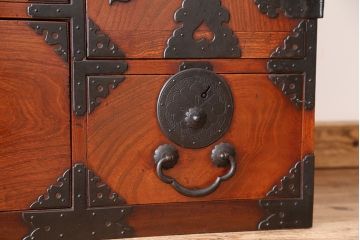 アンティーク家具　アンティーク 上手造り 前面欅材 供縁 美しい仙台箪笥